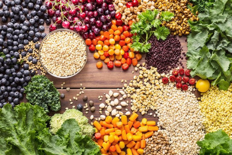 La montée en puissance des super-aliments : impacts sur la santé et la gastronomie moderne.jpg