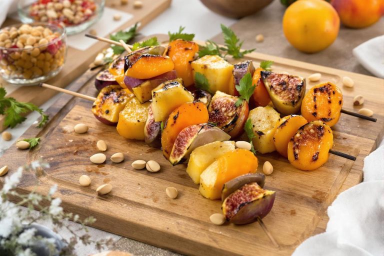 Fruits rôtis & pistaches : la brochette gourmande qui séduit tous les gourmets.jpg