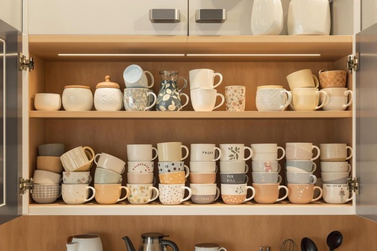 Tasses empilées n’importe comment ? Cette méthode japonaise va vous choquer.jpg