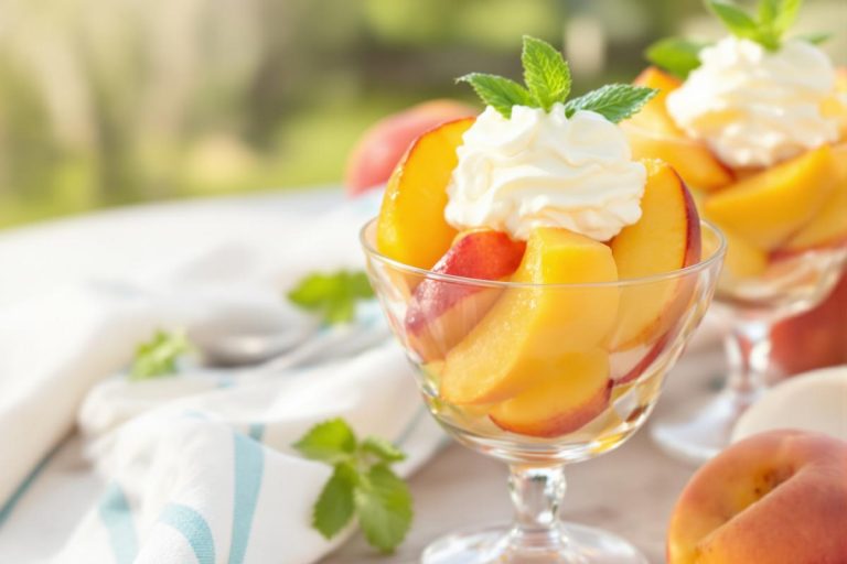 Mon dessert express aux pêches que je prépare tout l’été.jpg