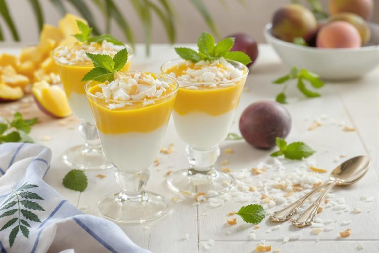 « Frais et coloré » : mes verrines mangue – passion – coco façon exotique.jpg